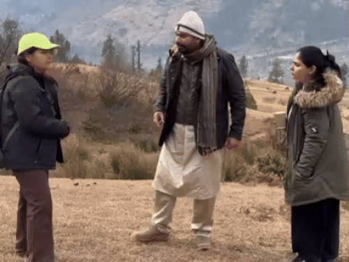 Navjot Singh Sidhu Targets Badal Family During Manali & Pir Panjal Visit With Daughter | नवजोत सिद्धू बोले- बादल इन हिमाचल: बादल सिंह जी यहां पहुंच गए, गुरू कमाल हो गई; मनाली में घूमने का VIDEO शेयर किया – Ludhiana News