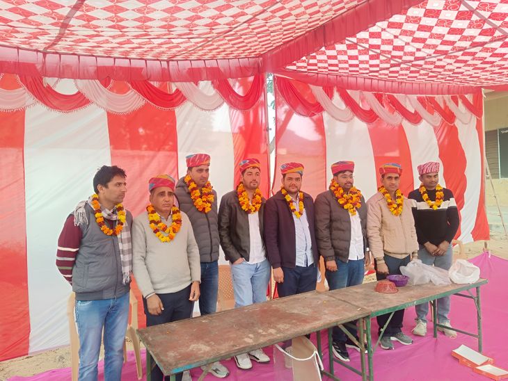 Jitendra became the president and Sunil Dhaka became the general secretary in the Rajasthan Patwar Sangh district branch elections. | राजस्थान पटवार संघ जिला शाखा चुनाव में जितेंद्र अध्यक्ष, सुनील ढाका महामंत्री बने – Jhunjhunu News