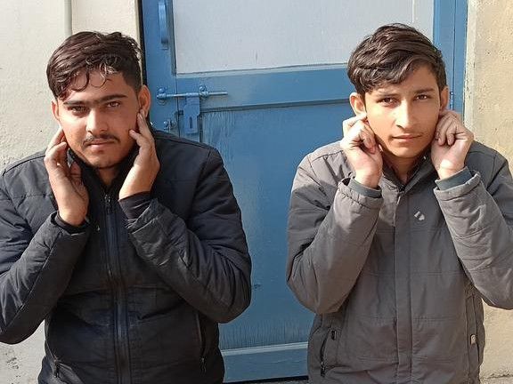 Two smugglers arrested with 134.86 grams of opium | 134.86 ग्राम अफीम के साथ दो तस्कर गिरफ्तार: हनुमानगढ़ टाउन पुलिस ने भारतमाला रोड पर नाकाबंदी में पकड़ी कार – Hanumangarh News