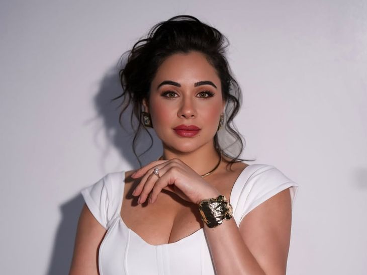 पंजाबी एक्ट्रेस मैंडी ठक्कर का पति शेखर से तलाक:आपसी सहमति से लिया फैसला; फैमिली कोर्ट ने अर्जी मंजूर की; 2024 में हुई थी शादी