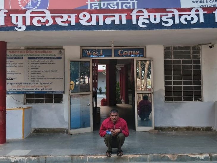 Knife-wielding accused sent to judicial custody Bundi Rajasthan | चाकूबाजी के आरोपी को ज्यूडिशियल कस्टडी में भेजा: हिंडोली पुलिस ने गिरफ्तार कर कोर्ट में किया था पेश – Bundi News