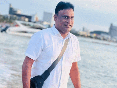 अरनोद के आमलीखेड़ा घाटी में पोल से टकराई कार:लाइनमैन की मौत, बिजली विभाग के दो अन्य कर्मचारी घायल