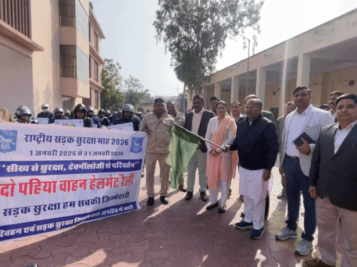 Speaker Vasudev Devnani flagged off the vehicle rally. | स्पीकर वासुदेव देवनानी ने वाहन रैली को दिखाई हरि झंडी: सुरक्षित वाहन संचालित करने की दिलाई शपथ, बोले- यातायात नियमों का पालन करना जरूरी – Ajmer News
