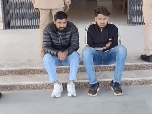 Bhilwara police arrested two bike theft accused | भीलवाड़ा में बाइक चोरी के 2 आरोपी गिरफ्तार: घर के बाहर से खड़ी बाइक चुराई थी, पुलिस ने टीम बनाकर पकड़ा – Bhilwara News