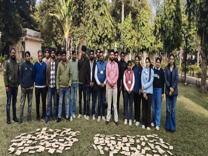 Rajasthan Kota Paramedical Contract Workers Protest, Letters Written in Blood, More than 100 Letters to Chief Minister, Medical Minister, Demand for Bonus Marks in Pharmacist Nursing Recruitment Exam | बोनस अंकों की मांग पर फार्मासिस्टों का अनोखा विरोध: खून से लिखे पोस्टकार्ड भेजे मुख्यमंत्री को – Kota News