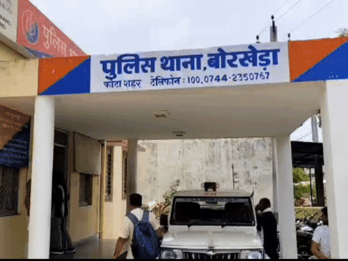 Rajasthan Kota wedding firing, youth’s old Ranjis pistol, Borkheda police station, minor accused arrested, 1000 km chase, 100 CCTV cameras checked | 1000 किमी पीछा कर पकड़ा गया फायरिंग का आरोपी: देशी रिवाल्वर और क्रेटा कार बरामद, शादी में एक युवक पर चलाई थी गोली – Kota News