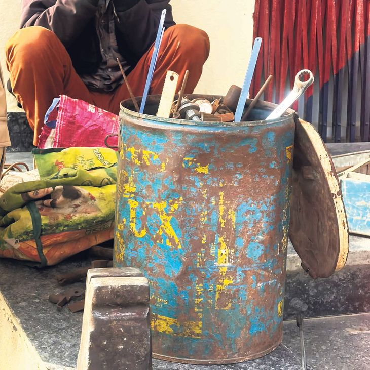 किराए के मकान में बन रही थी पिस्टल-बंदूक, आरोपी गिरफ्तार