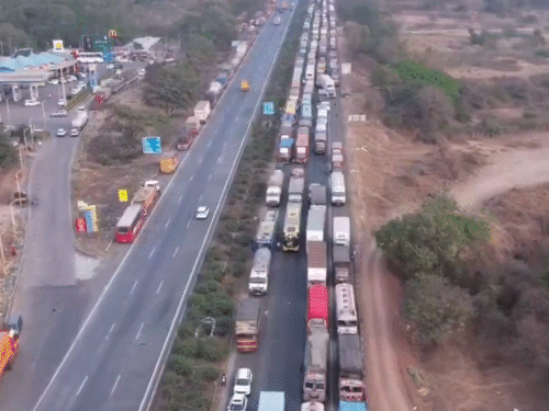 Mumbai-Pune Expressway Traffic Jam | Gas Tanker Accident