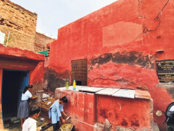 शिक्षा विभाग का सर्वे:स्कूलों की मरम्मत के लिए 20 हजार करोड़ के प्रस्ताव, बजट में मात्र 500 करोड़, जर्जर भवनों में कैसे पढ़ेंगे भयाक्रांत बच्चे