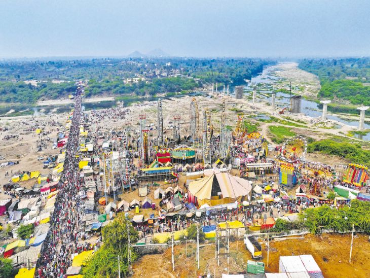 आदिवासियों का महाकुंभ:माघ पूर्णिमा पर बेणेश्वर धाम में लाखों श्रद्धालुओं ने लगाई आस्था की डुबकी