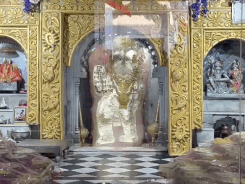 मेहंदीपुर बालाजी में रात 1:30 बजे होगा होलिका दहन:चंद्रग्रहण सूतक के चलते मंगलवार को बंद रहेंगे दर्शन; बुधवार सुबह आरती के बाद खुलेगा मंदिर